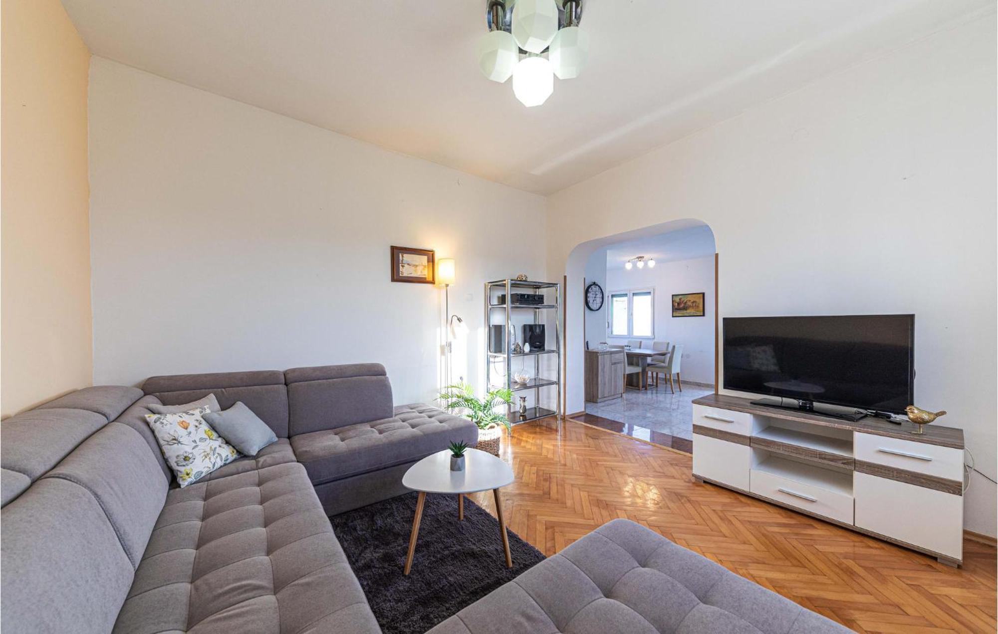 Lovely Apartment In Kastel Kambelovac With Wifi Kaštela Εξωτερικό φωτογραφία