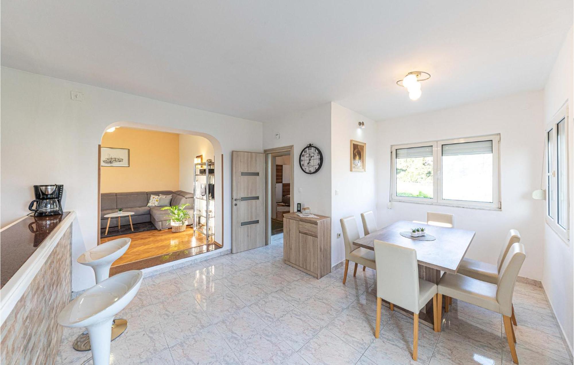 Lovely Apartment In Kastel Kambelovac With Wifi Kaštela Εξωτερικό φωτογραφία