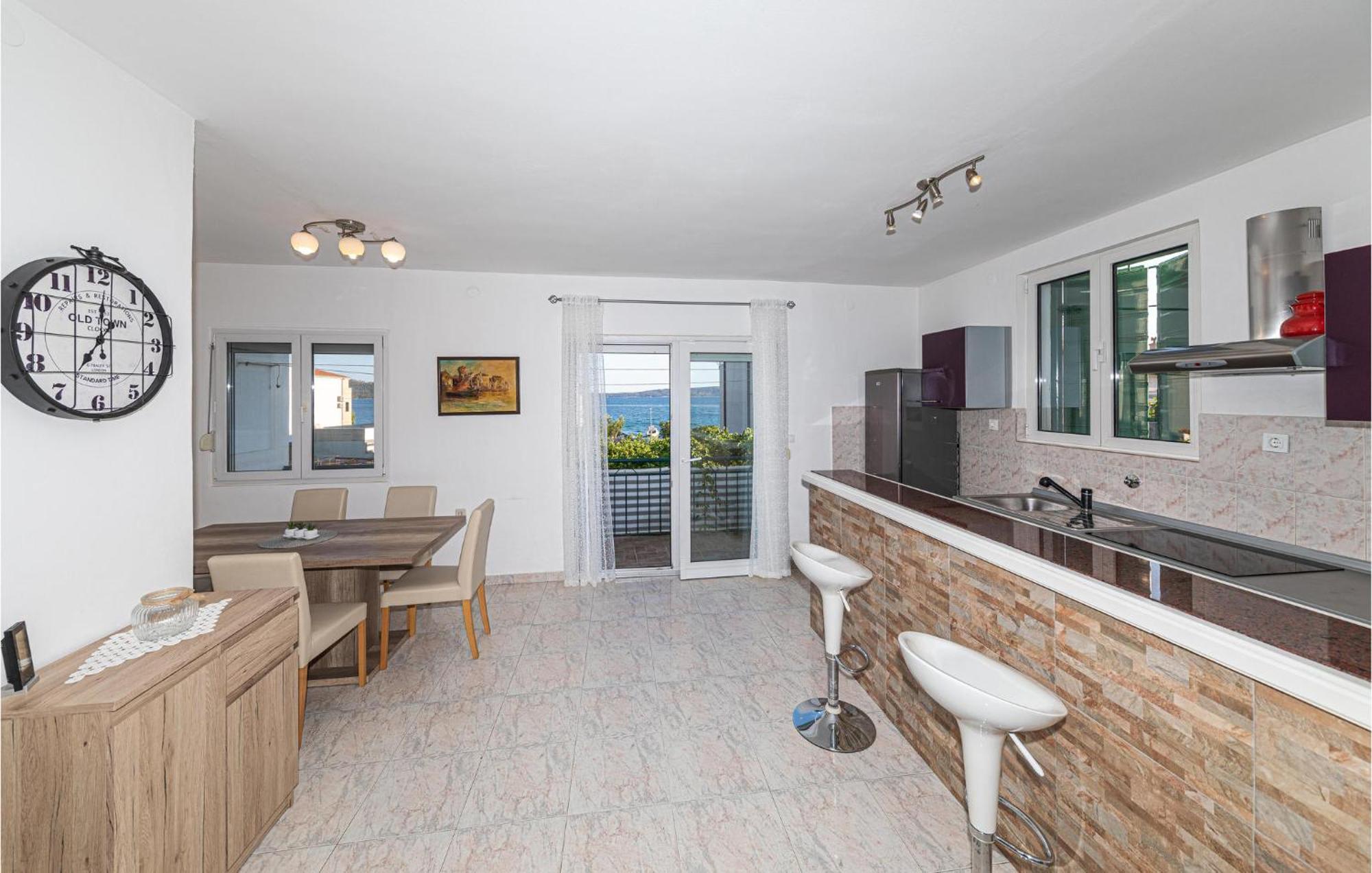 Lovely Apartment In Kastel Kambelovac With Wifi Kaštela Εξωτερικό φωτογραφία