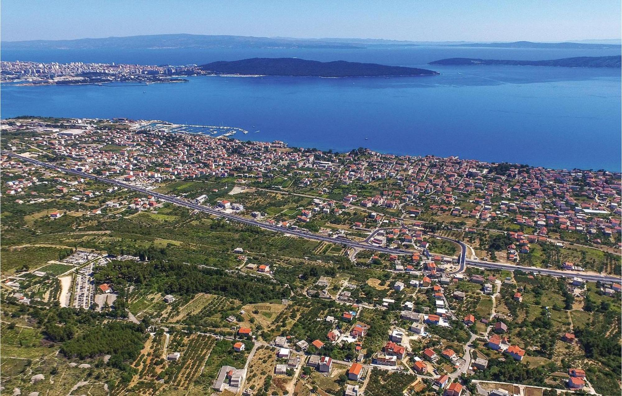 Lovely Apartment In Kastel Kambelovac With Wifi Kaštela Εξωτερικό φωτογραφία