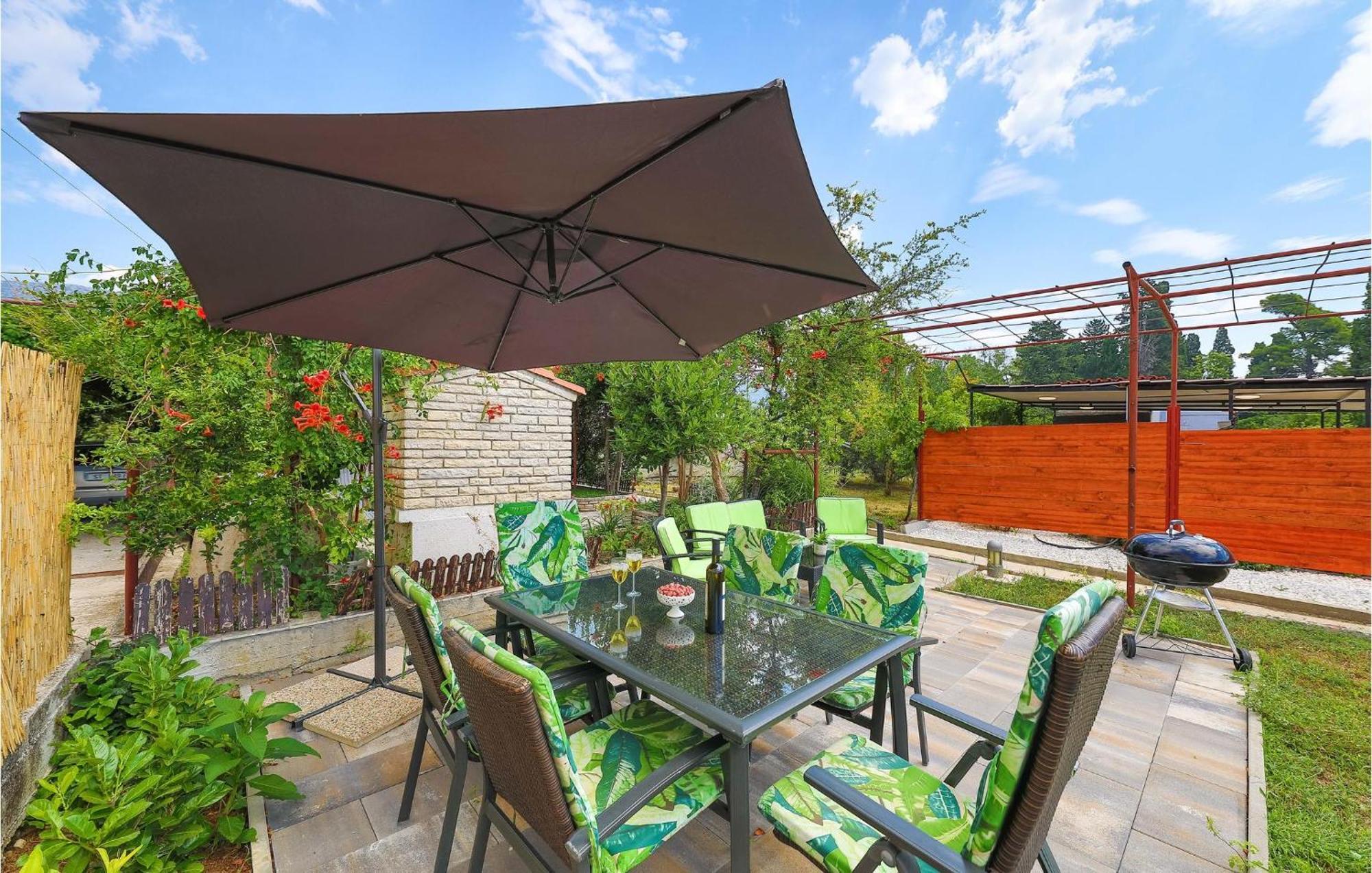 Lovely Apartment In Kastel Kambelovac With Wifi Kaštela Εξωτερικό φωτογραφία